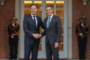 El presidente del Gobierno, Pedro Sánchez, y el secretario general de la OTAN, Mark Rutte, en el Palacio de la Moncloa en una imagen de archivo. EFE/Kiko Huesca