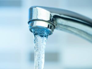 Valverde (El Hierro) levanta la prohibición de usar el agua de abasto en cuatro localidades