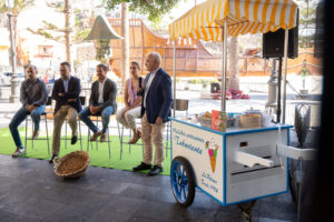 Presentación de los helados con 'almendra bonita'. Consejería de Transición Ecológica y Energía/ACFI
