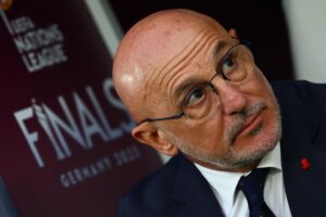 El seleccionador Luis de la Fuente en una imagen de archivo durante la final de la UEFA Nations League / EFE