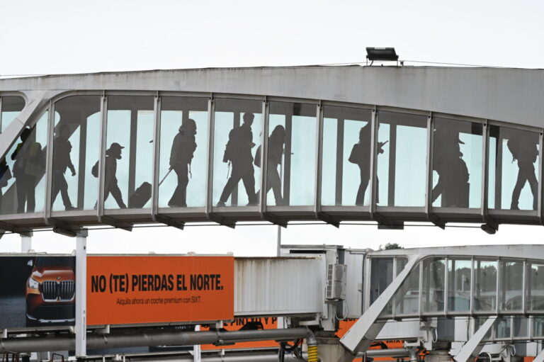 El tráfico aéreo en Canarias crece un 4,8% hasta mayo, con 22,8 millones de pasajeros