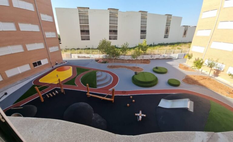 Educación invierte 6,9 millones de euros en 160 espacios de sombra para combatir el calor