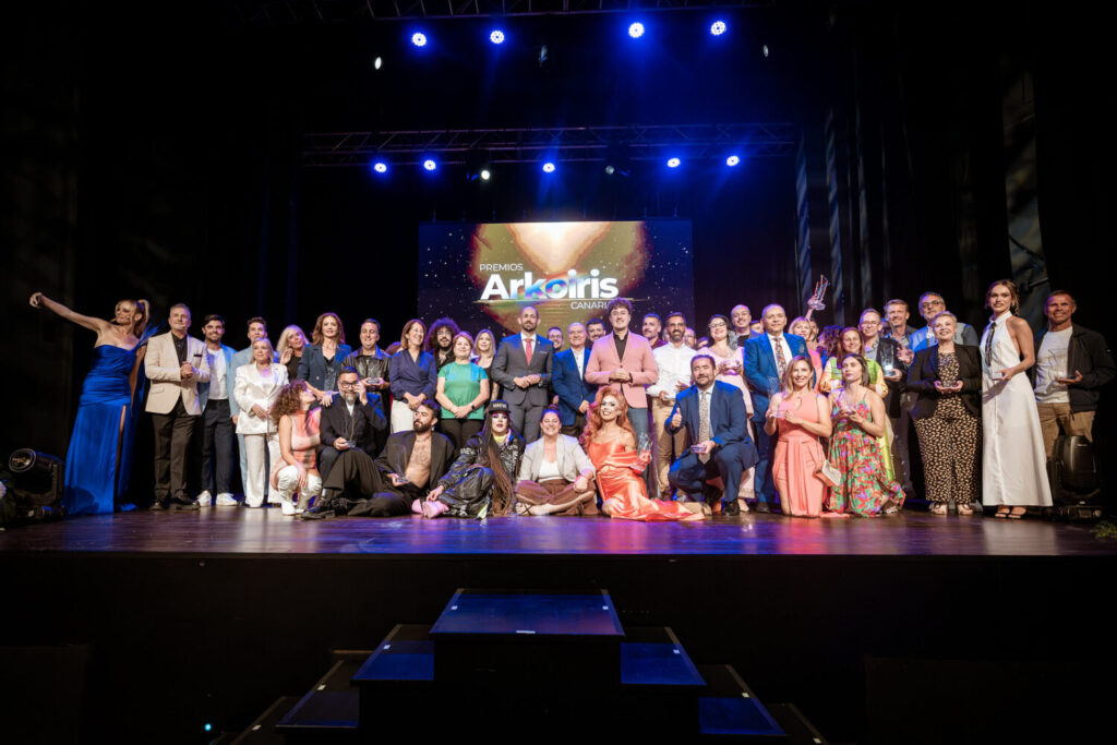 Imagen con todos los premiados en los Premios Arkoiris 2025 / Ayuntamiento de Gáldar