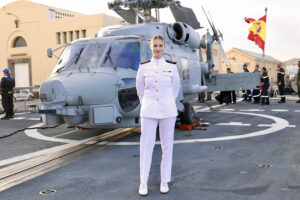 La princesa Leonor se embarca este sábado en Las Palmas de Gran Canaria en la fragata Blas de Lezo tras finalizar la primera parte de su formación militar como guardiamarina, para participar en las maniobras navales con fuego real que va a realizar la Armada Española en el Atlántico. EFE/ Francisco Gómez / Casa Real