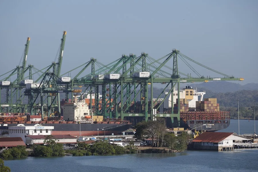Puerto de Balboa en el Canal de Panamá (Panamá). EFE/Bienvenido Velasco