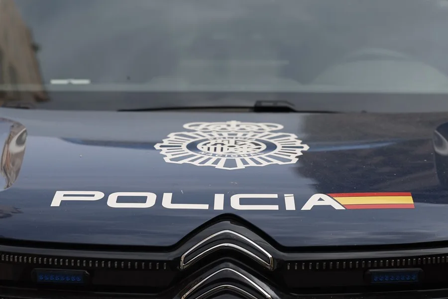 61 personas detenidas por posesión, producción y distribución de material de explotación sexual infantil. (Archivo) Vehículo de la Policía Nacional. Imagen de recurso EFE.