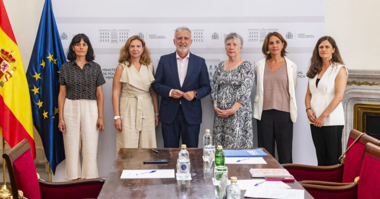 Torres se reúne con representantes de Save the Children y ACNUR para abordar la situación de los menores migrantes