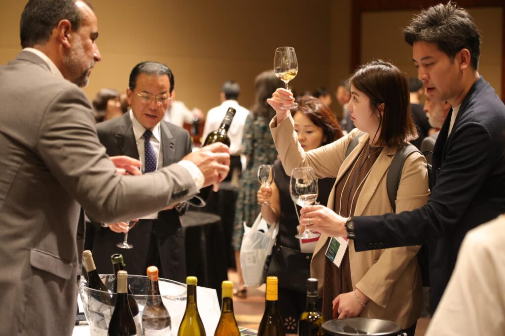 Canarias busca fortalecer su sector vitivinícola con relaciones comerciales en Japón