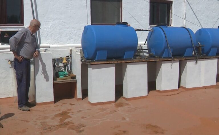 Los vecinos de Teror denuncian los cortes de agua