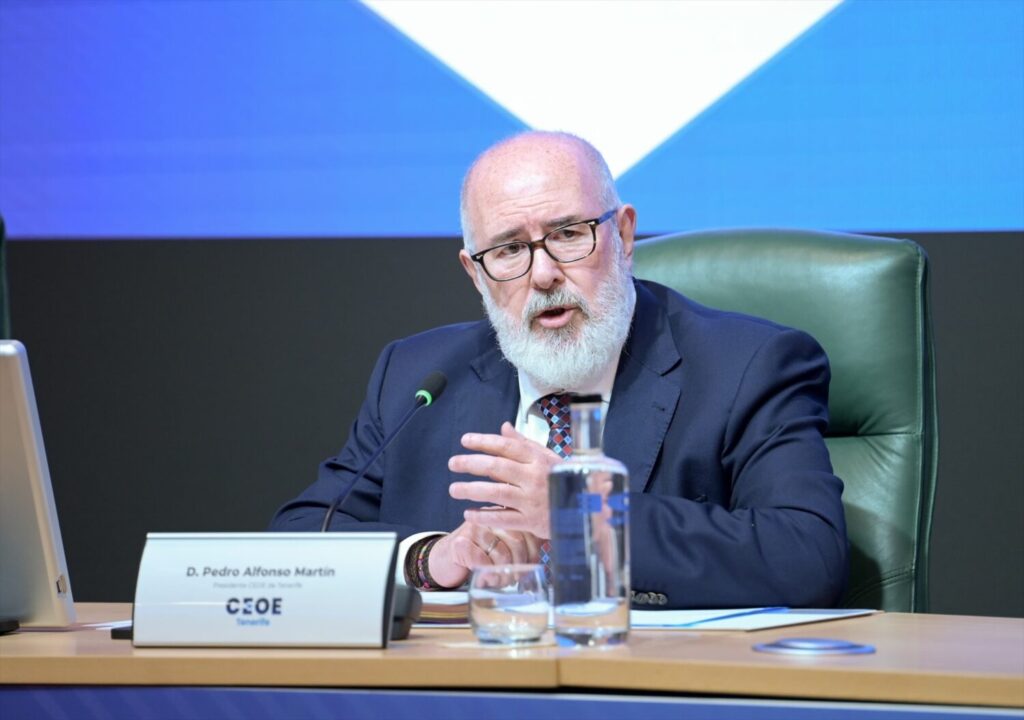 El presidente de CEOE-Tenerife, Pedro Alfonso, insiste en rebajar el IGIC y advierte del efecto arancelario. Imagen de archivo CEOE-Tenerife.