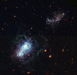 La galaxia IZw18 captada por el Hubble, ACS y WFPC2. Imagen cedida por IAA.