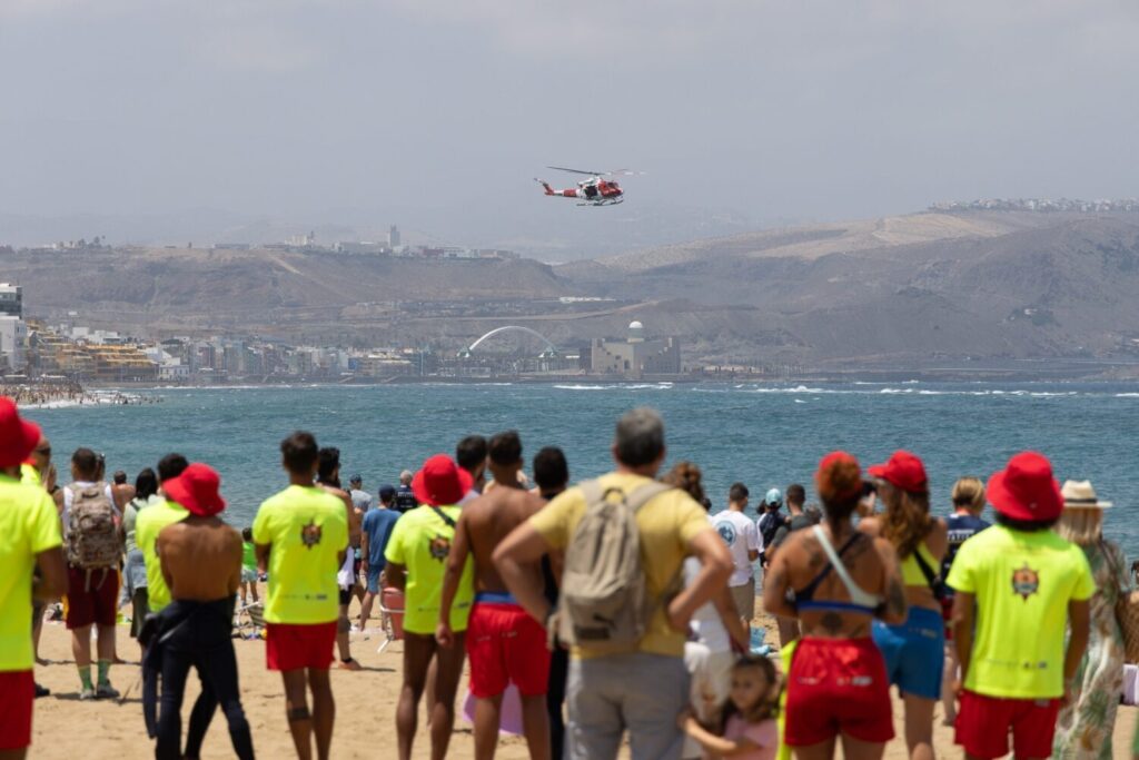 Más de 250 personas se dan cita en Las Canteras (Gran Canaria) por el Día Mundial para la Prevención de Ahogamientos. Imagen cedida por  Canarias 1500km de Costa.