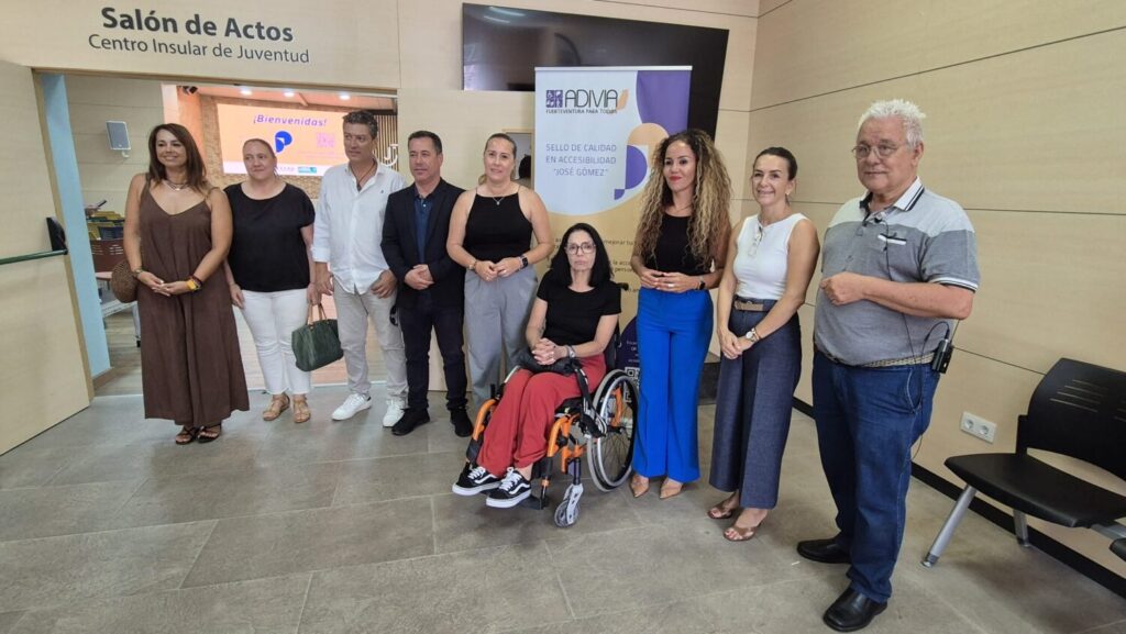 Imagen de la jornada de presentación del Sello de Calidad en Accesibilidad 'José Gómez', impulsado por el Cabildo de Fuerteventura y la Asociación ADIVIA