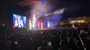 Los asistentes al concierto de Juan Luis Guerra salieron del recinto entre palabras de alegría ante el ambiente que presenciaron
