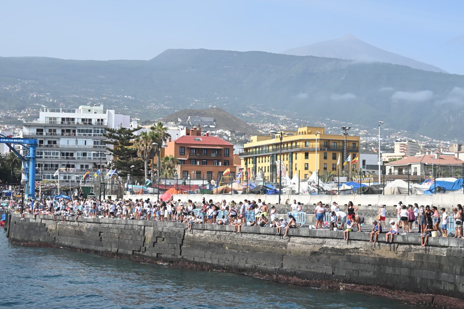 La Virgen del Carmen se prepara para su procesión marítima en Puerto de la Cruz