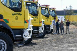 Cuatro autobombas forestales con una capacidad de hasta 5.000 litros de agua se suman al dispositivo contra incendios de Tenerife