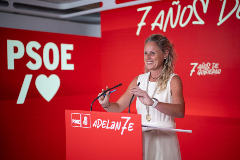 La portavoz del PSOE afirma que se ha cumplido y se seguirá cumpliendo con La Palma
