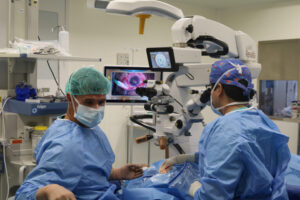 El Hospital Molina Orosa incorpora la cirugía vítreorretiniana a su cartera de servicios