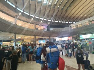 Las fuertes rachas de viento y la niebla han provocado el desvío de 37 vuelos en el aeropuerto de Tenerife Norte y 4 en el de Tenerife Sur