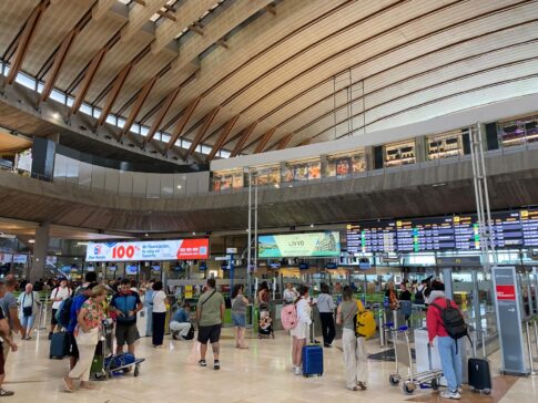 El Cabildo de Tenerife facilitará el traslado de pasajeros de Binter en caso de incidencias aeroportuarias