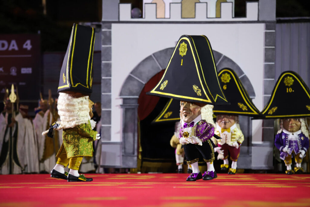 El baile de los enanos es una de las tradiciones más conocidas de la Bajada de la virgen de Las Nieves, en La Palma. RTVC.