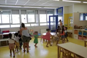Imagen de archivo de unos alumnos en una escuela de infantil. EFE/Quique García