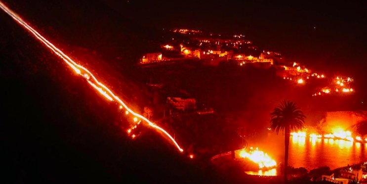 Los Fuegos del Risco iluminan la noche en Garachico cada año / Archivo Ayuntamiento de Garachico