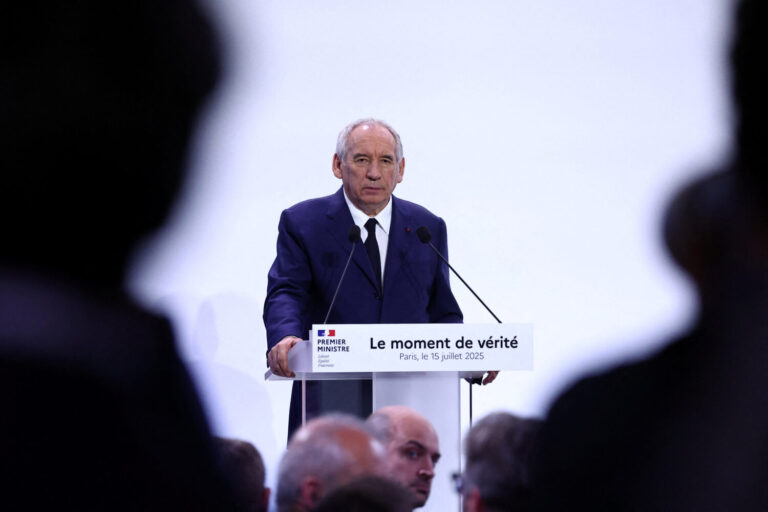 Francia lanza un plan de ajuste de 44.000 millones
