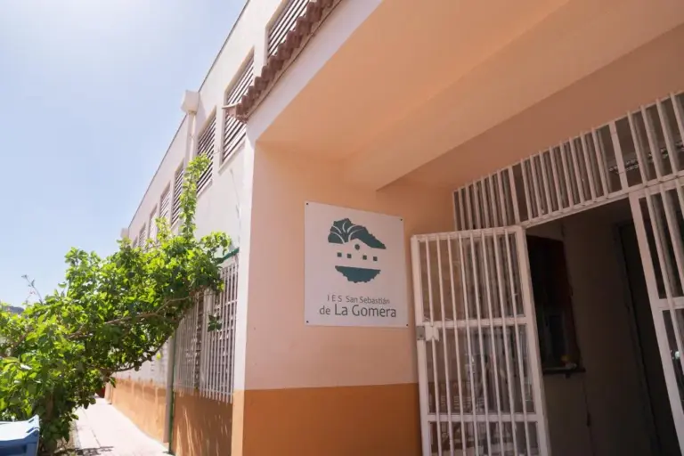 El Cabildo garantiza el transporte gratuito para el alumnado de La Gomera