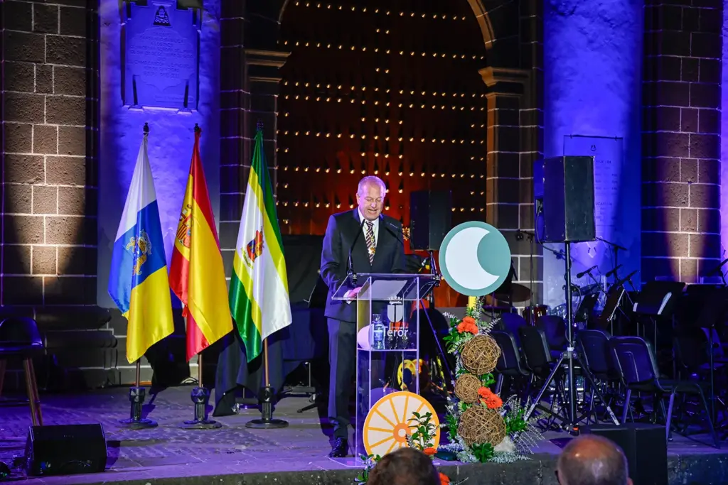 El alcalde de Teror, José Agustín Arencibia, durante la gala del pregón de las Fiestas del Pino 2025 | Ayuntamiento de Teror