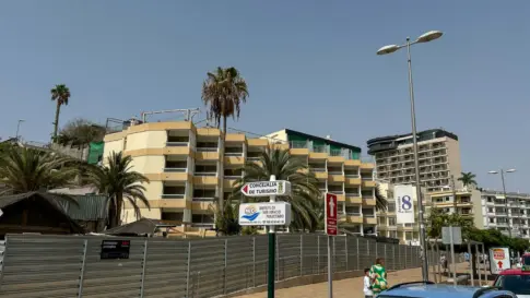 Tres nuevas licencias urbanísticas impulsan la modernización de Playa del Inglés con 5,2 millones de inversión