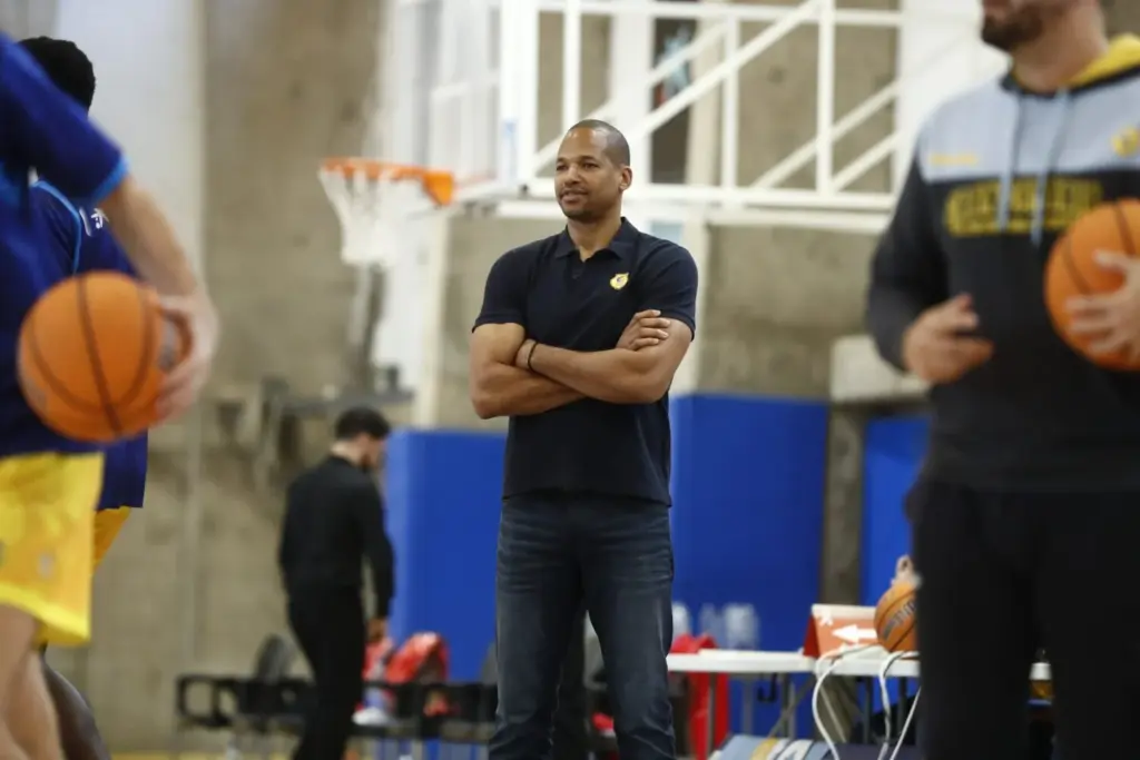 Eulis Báez, en su etapa como entrenador en las categorías de formación del Dreamland Gran Canaria