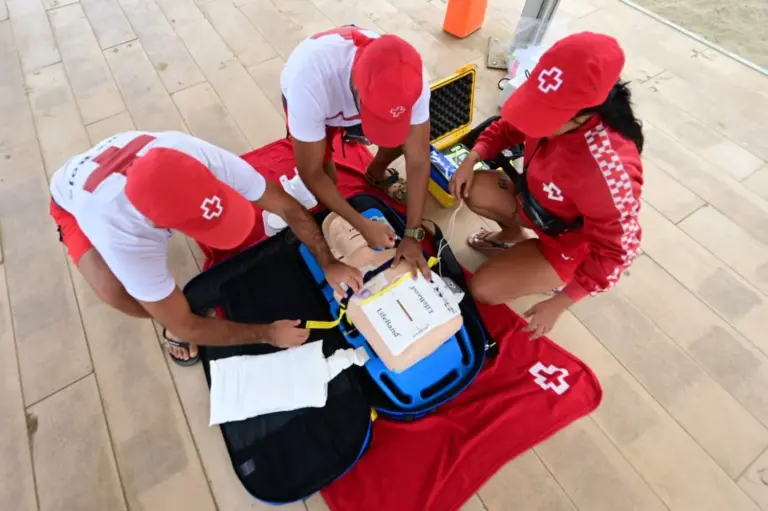 Las Palmas de Gran Canaria refuerza la accesibilidad y la seguridad de las playas de Las Canteras y El Confital