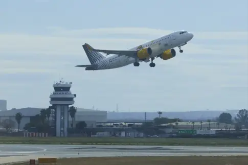 Los controladores aéreos, a un paso de la huelga y con especial repercusión en Canarias
