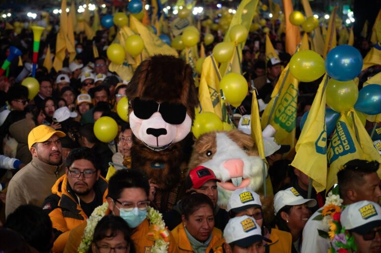 Bolivia abre las urnas para elegir al sucesor de Luis Arce