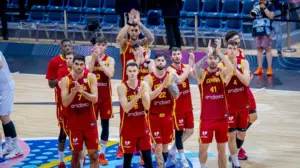Los jugadores de la selección española, tras el partico contra Georgia en el Eurobasket 2025