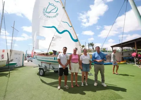 Fuerteventura inaugura su primer barco-escuela de vela latina para promover la tradición