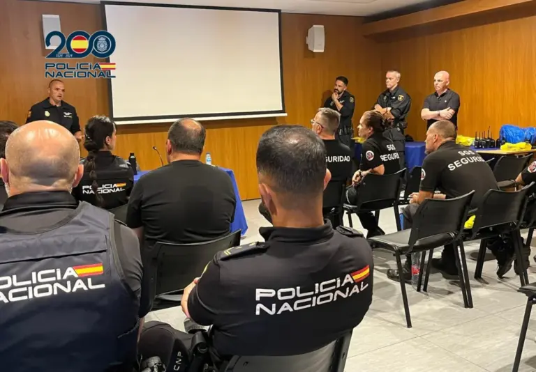 La Policía Nacional lidera un simulacro integral de seguridad privada en el Recinto Ferial de Santa Cruz de Tenerife