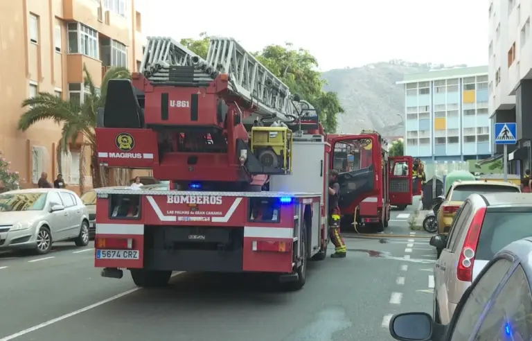 El incendio de San Cristóbal muestra la falta de bomberos en Las Palmas de Gran Canaria