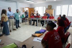 Jóvenes extutelados reciben orientación laboral a través del proyecto Main T'Acompaña