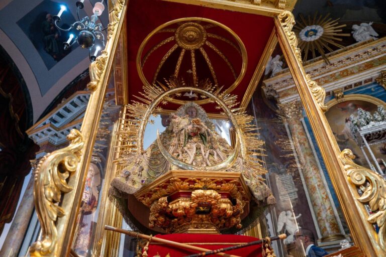 Comienza la peregrinación de La Virgen de Las Nieves por los 14 municipios de La Palma