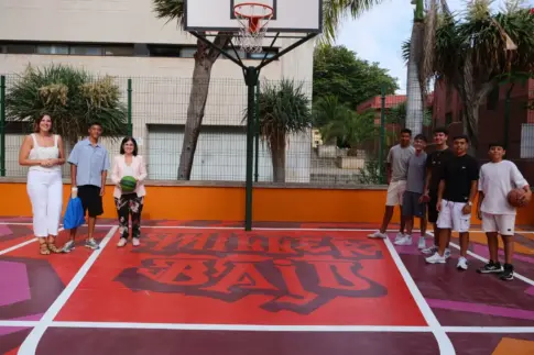 El Ayuntamiento de Las Palmas de Gran Canaria renueva la pista deportiva de Miller Bajo