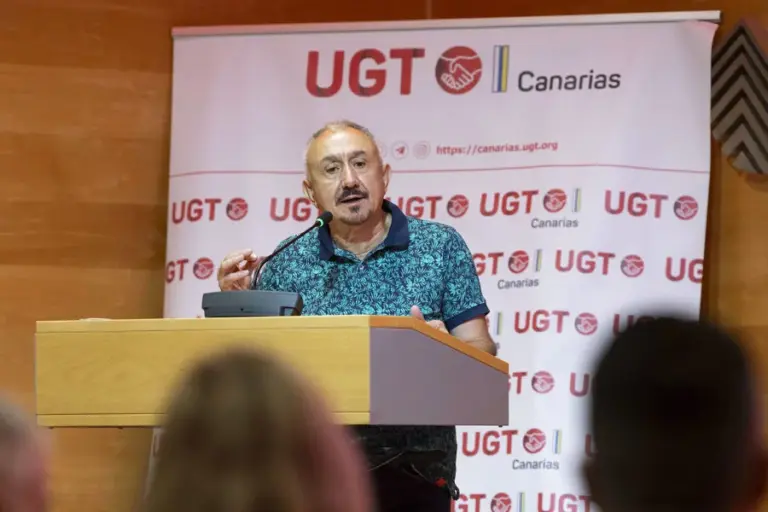Pepe Álvarez (UGT) califica de inaceptable la situación de los trabajadores del sector del comercio en Canarias