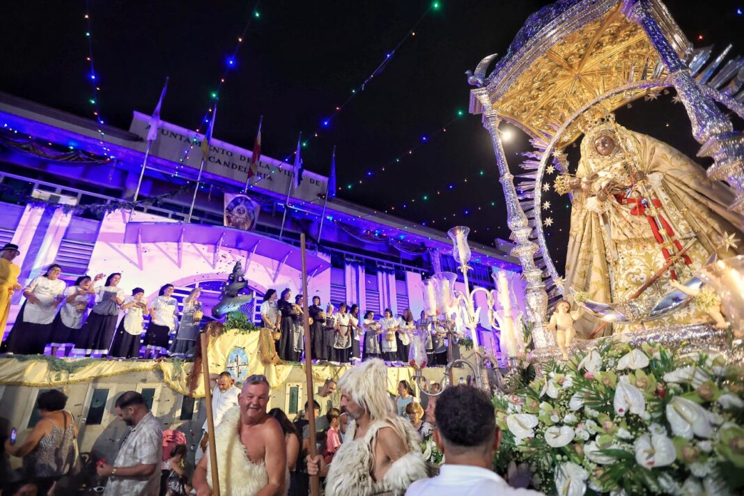 Procesión de noche Virgen de Candelaria. Imagen Ayuntamiento de Candelaria