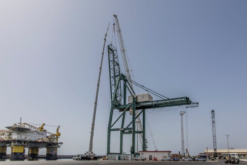 La grúa de 70 metros y capaz de cargar hasta 35 toneladas, llevaba en desuso desde 2011 en la antigua terminal de contenedores La Candelaria