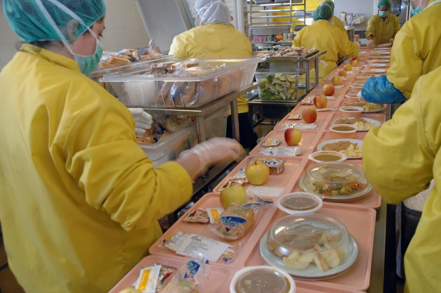 El brote de salmonella en dos hospitales de Gran Canaria afecta ya a diecisiete personas
