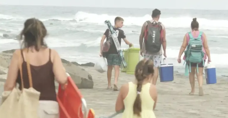 Vecinos de Arucas denuncian la masificación y falta de vigilancia en El Puertillo