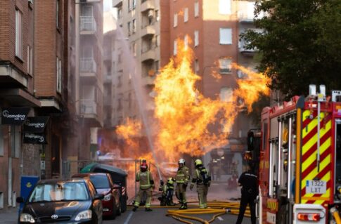 Una explosión de gas en Zamora provoca un incendio en un camión y en un edificio
