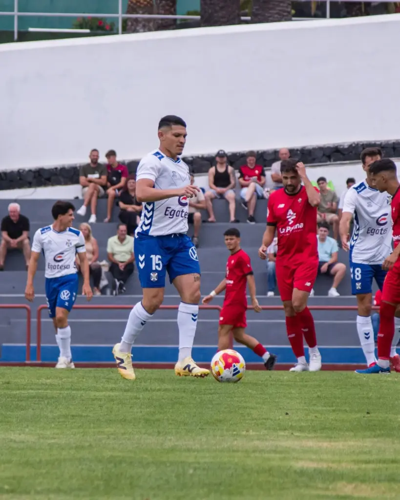 El blanquiazul Fabricio, en un lance del partido frente al CD Mensajero