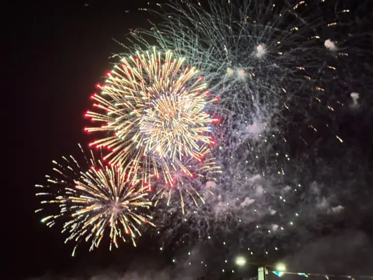 Más de 50.000 personas disfrutan de la noche de los fuegos de Melenara